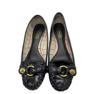 Coach Orchid Black Patent Leather Flat Shoes Loather Gold Tone Hardware Size 6.5